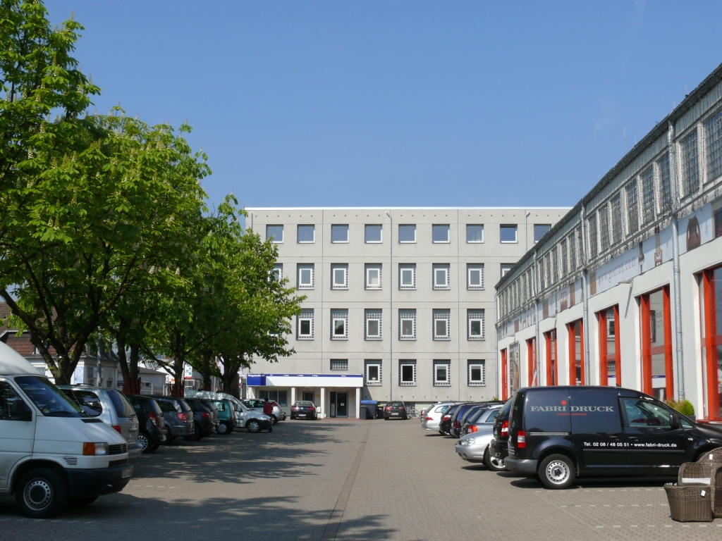 Click to enlarge image Umbau-Industriehalle-5.JPG